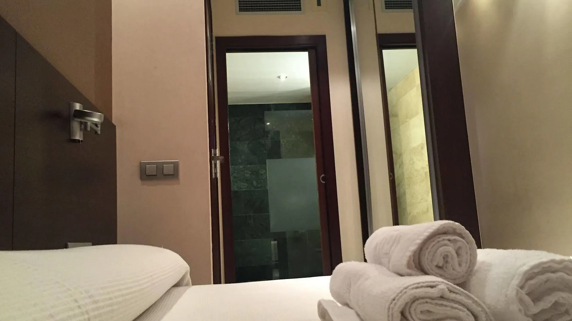 Numa Barcelona Brio Aparthotel 4*,  Espanha