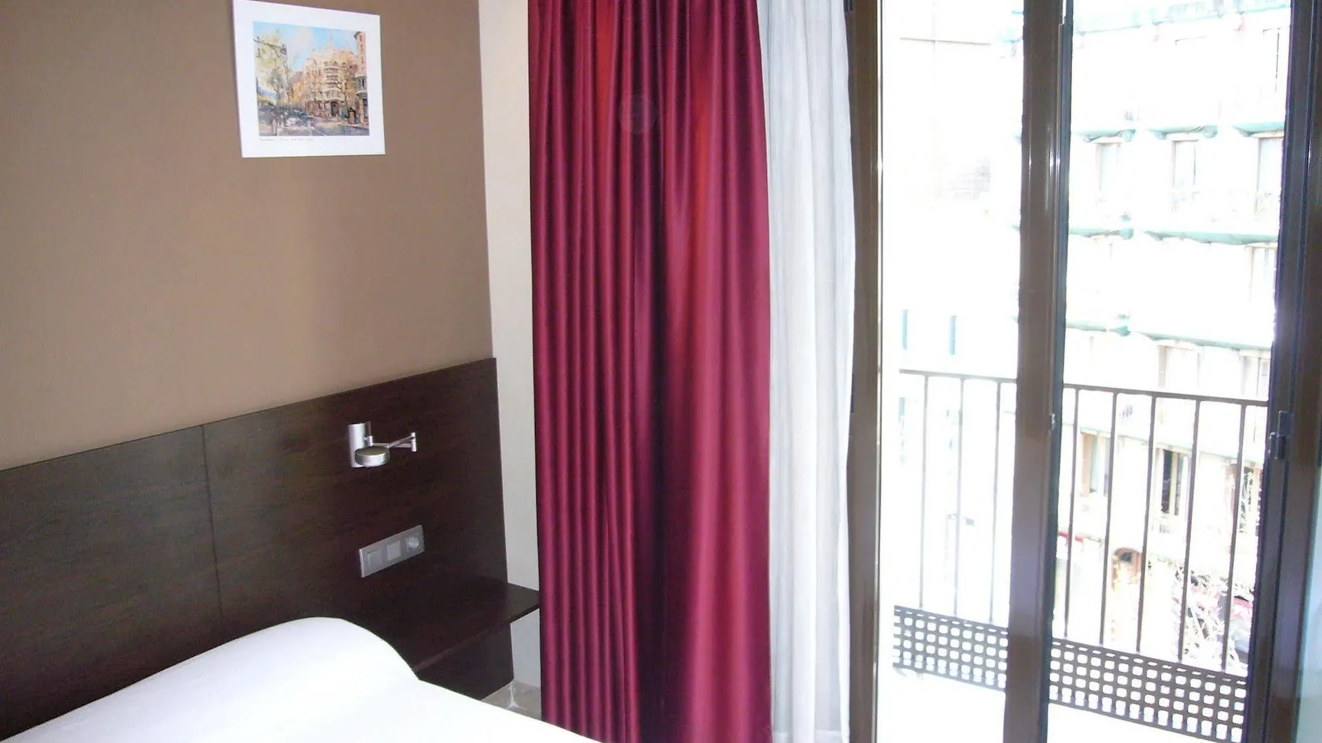 Numa Barcelona Brio Aparthotel 4*,